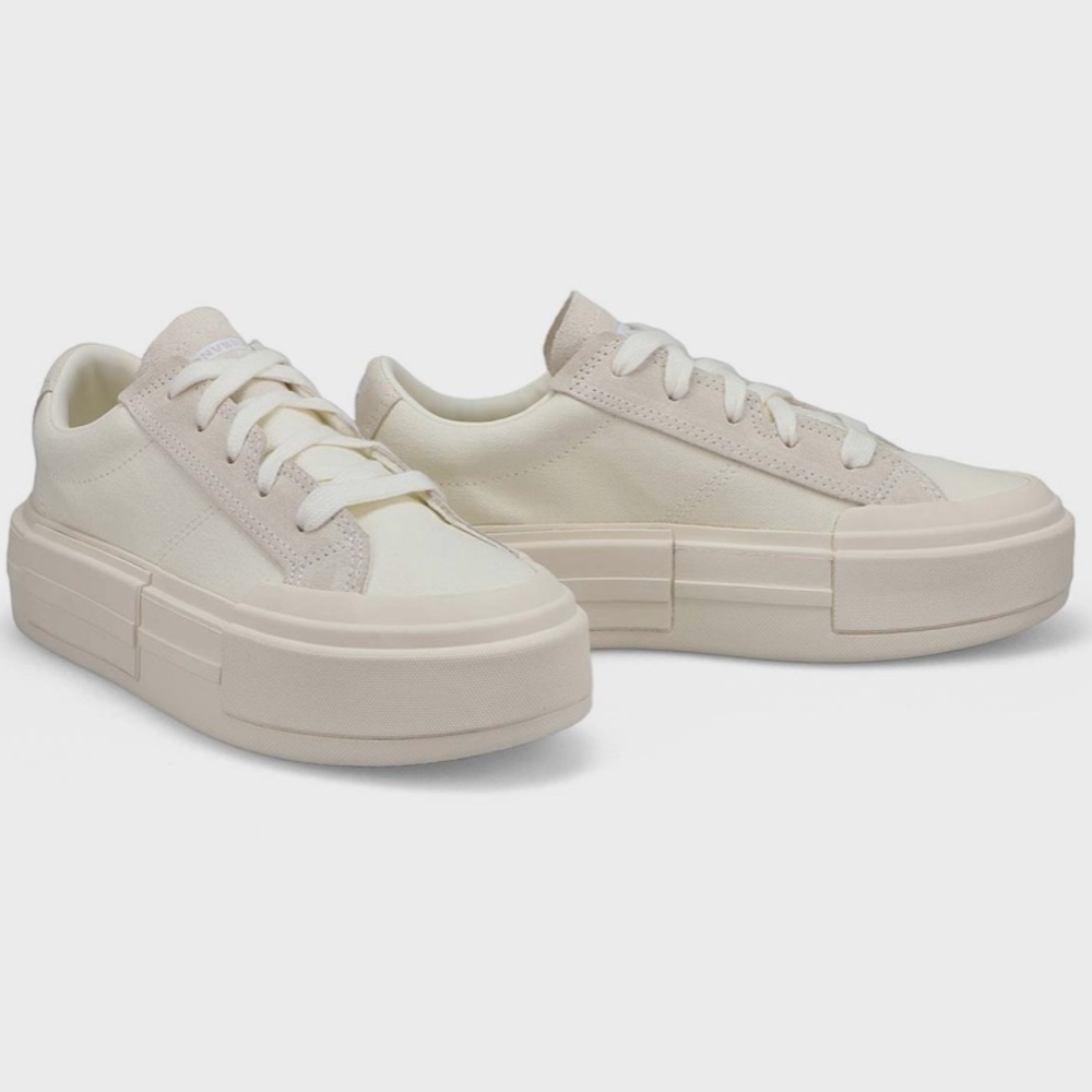 Converse - Chuck Taylor All-Star Cruise Low Top Women, Platform, Cream, Size 9